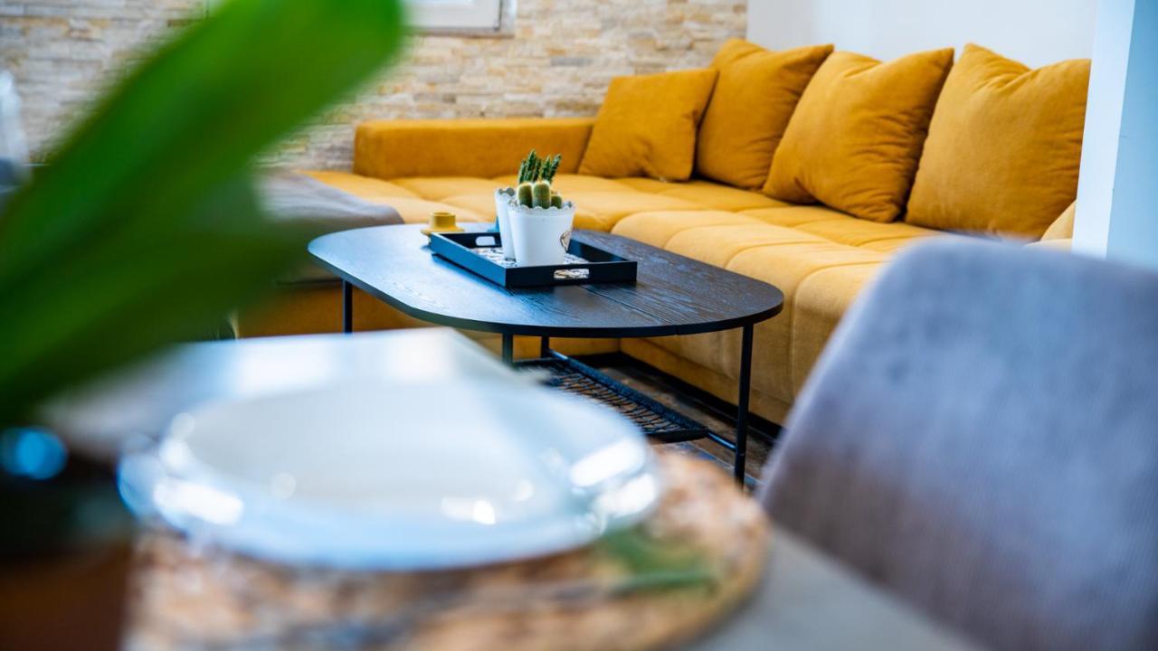 Family House Bjelila Vila Tivat Exterior foto