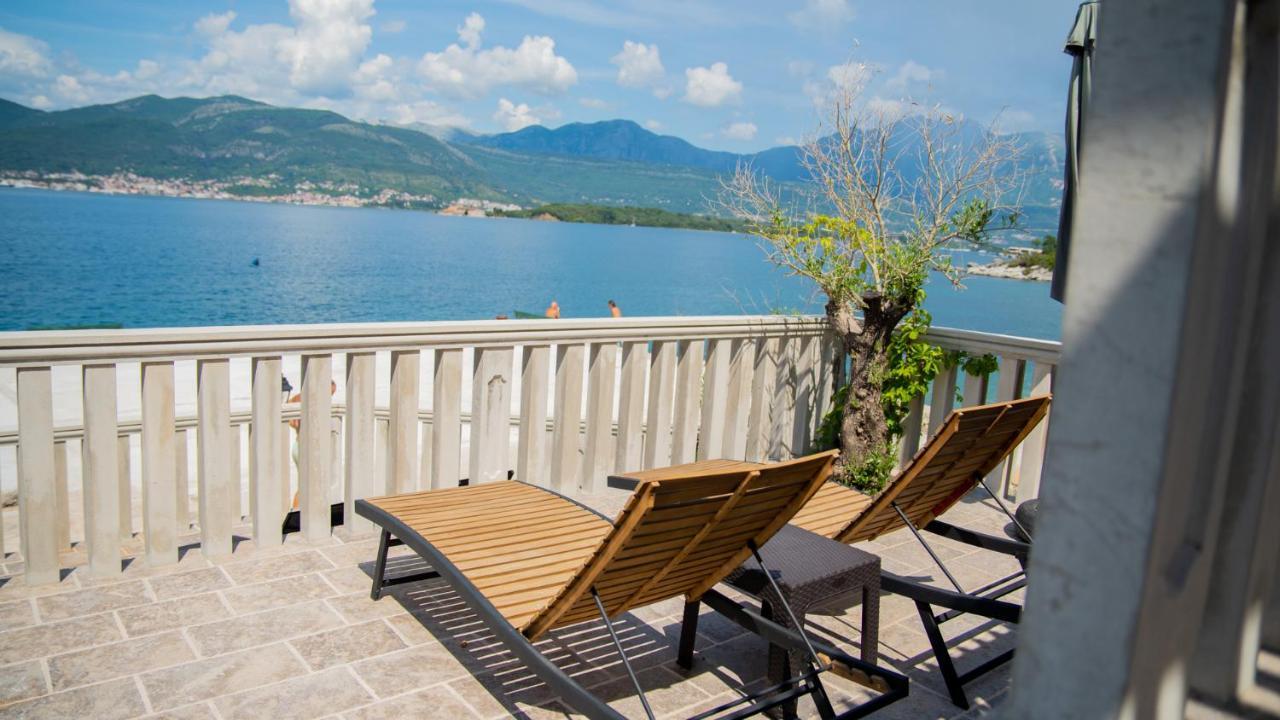 Family House Bjelila Vila Tivat Exterior foto