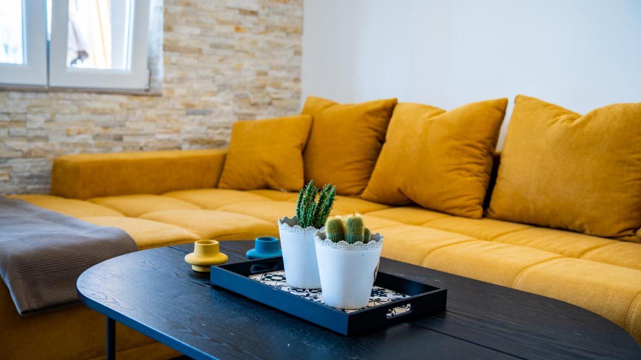 Family House Bjelila Vila Tivat Exterior foto