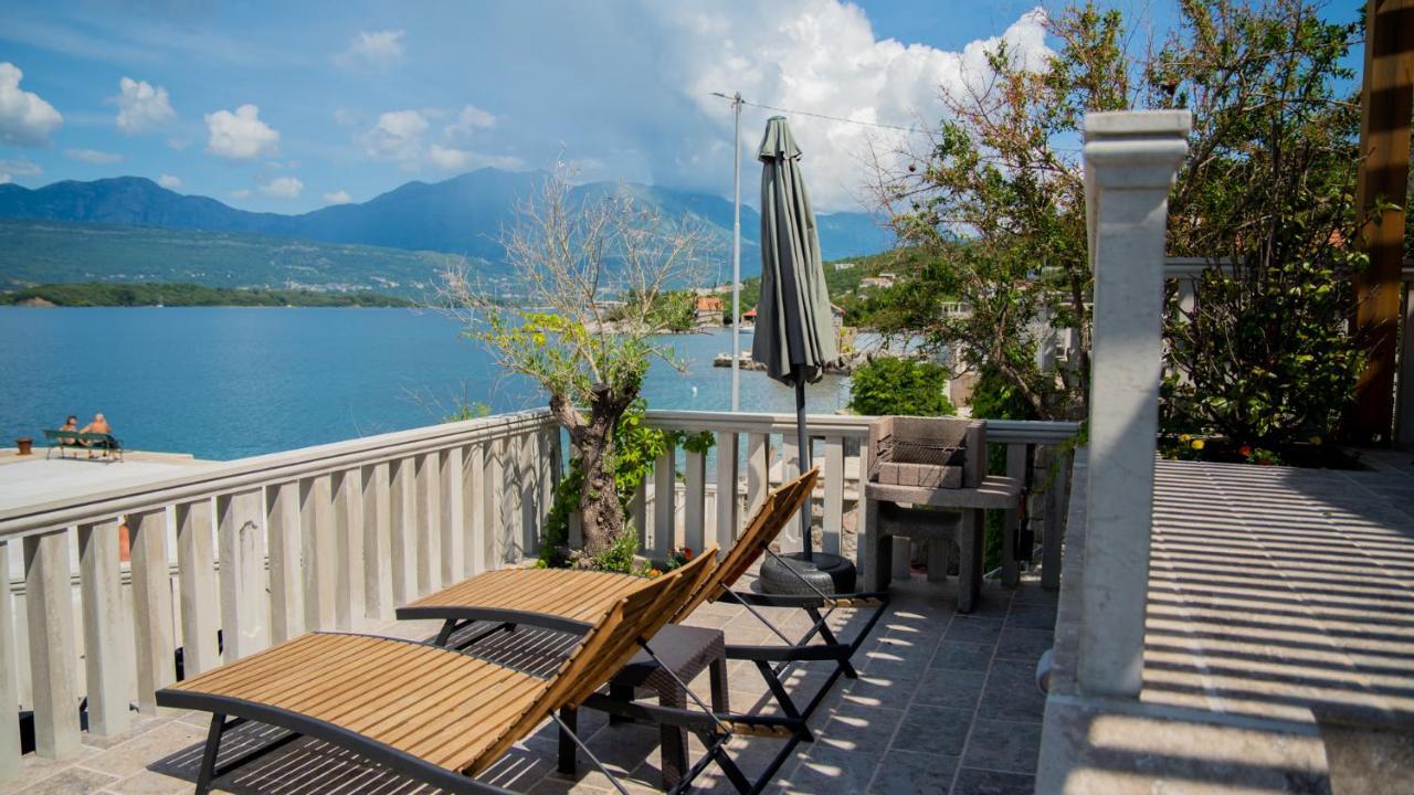 Family House Bjelila Vila Tivat Exterior foto