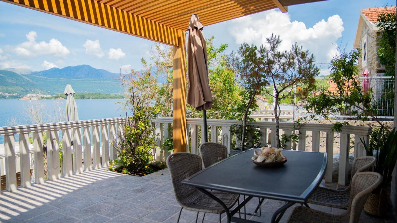 Family House Bjelila Vila Tivat Exterior foto
