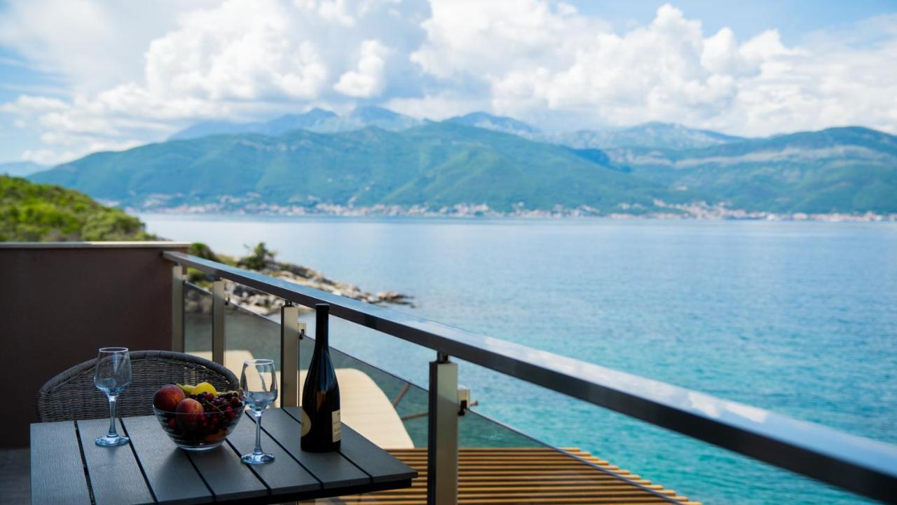 Family House Bjelila Vila Tivat Exterior foto